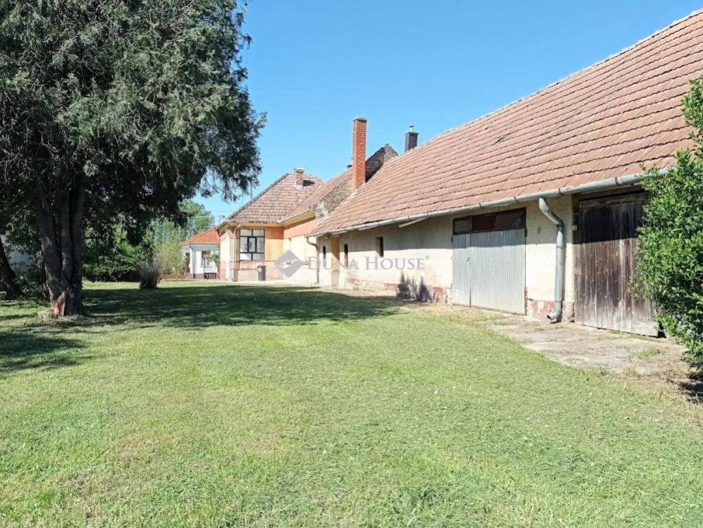 Eladó ház, Batyk