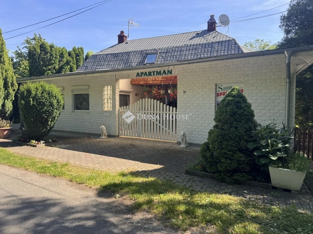 Eladó ház, Balatongyörök