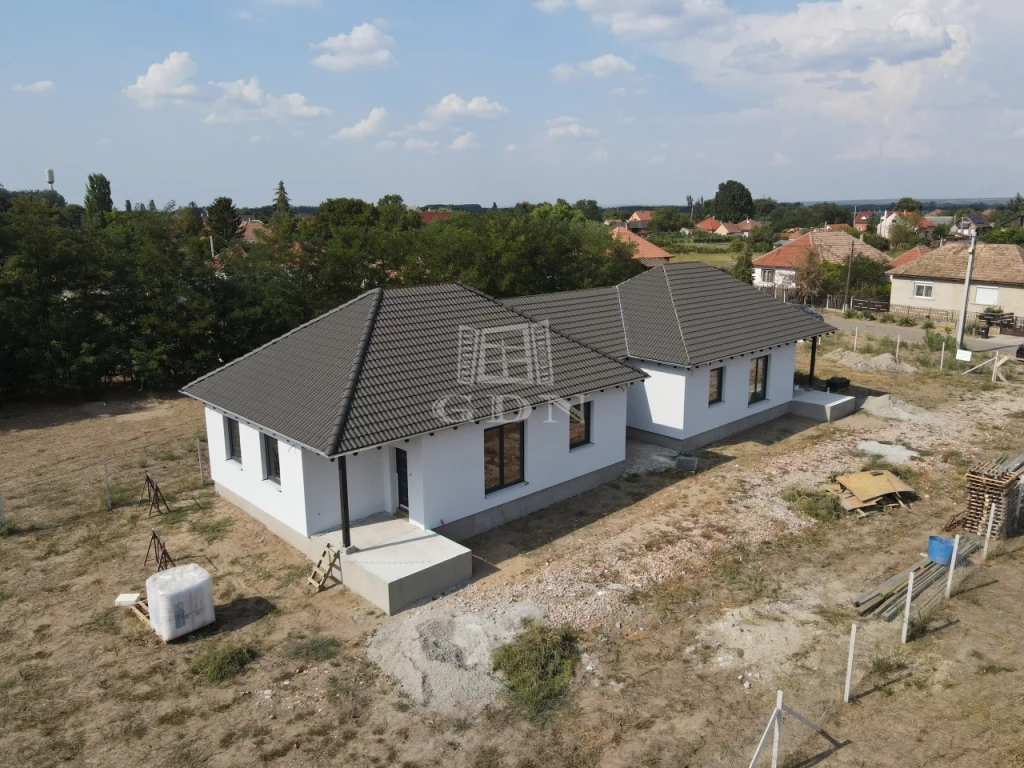 For sale semi-detached house, Vasad, Bercsényi utca