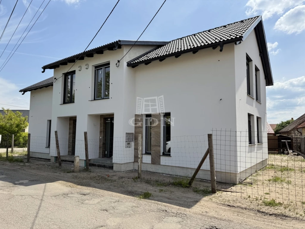 Eladó ikerház, Nagykáta, Központ