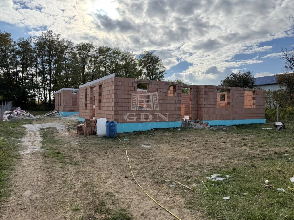 Eladó ikerház, Kóka, Felsővásár Tér