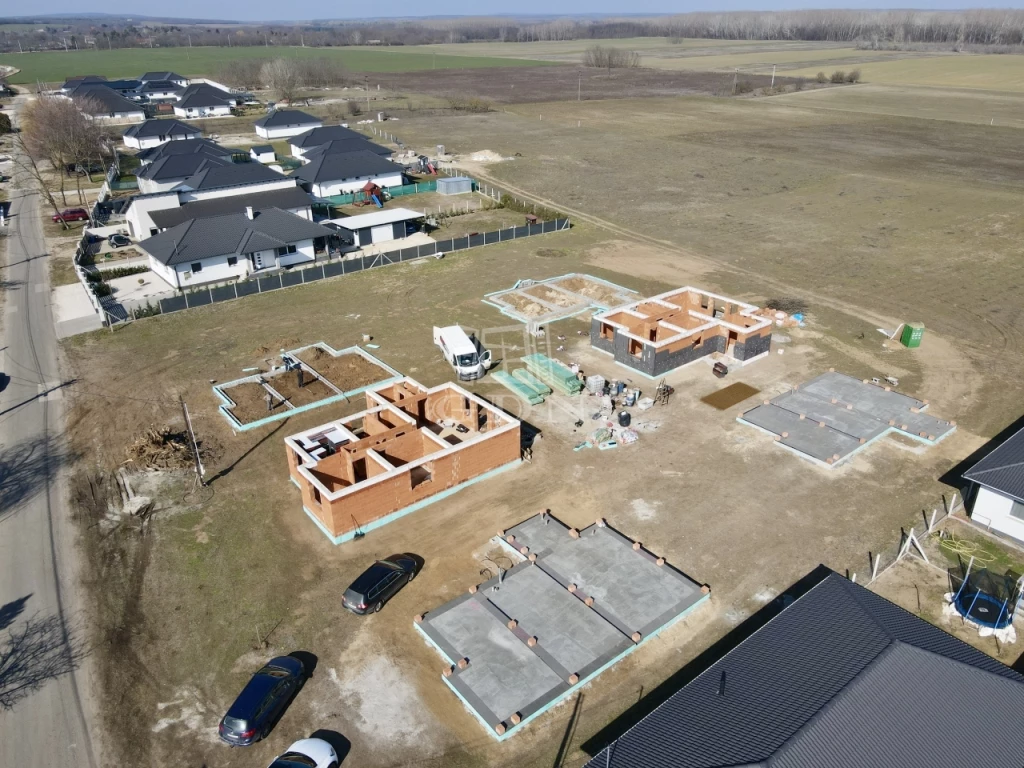 c3-1-name c2-1-name, Sülysáp, Határ út