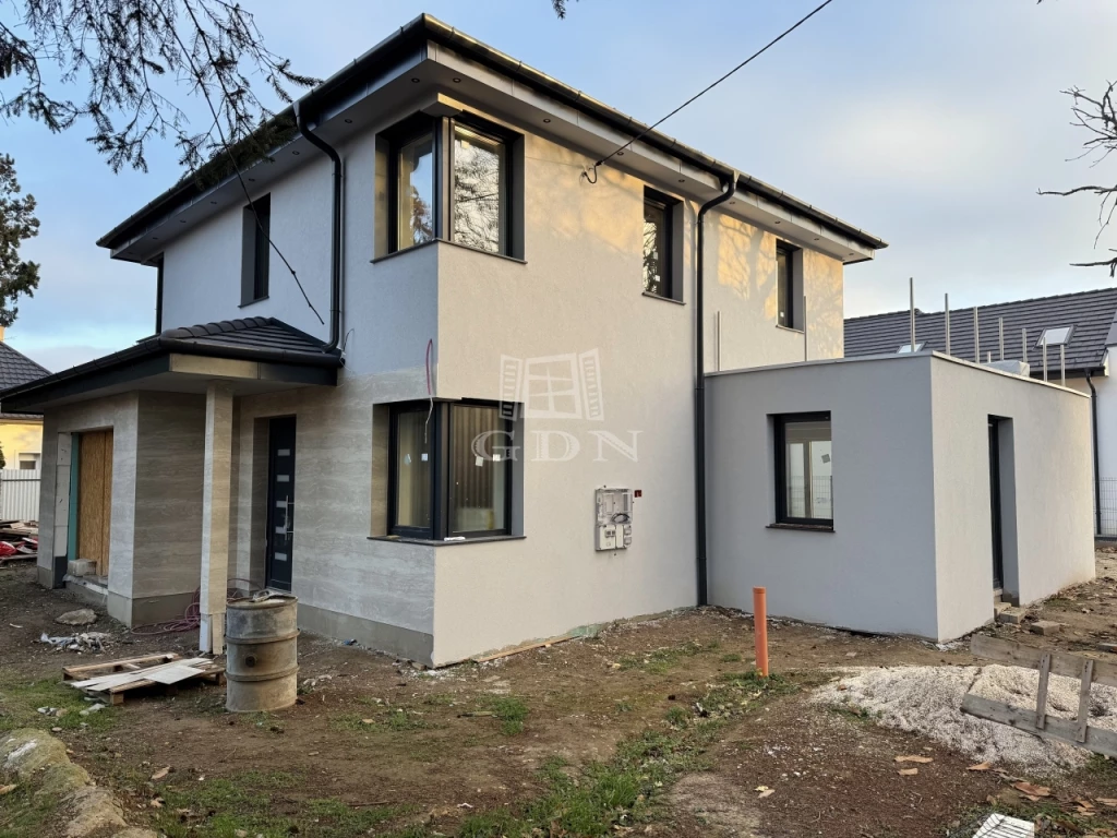 Eladó családi ház, Budapest XVI. kerület, Sashalom, Újszász utca