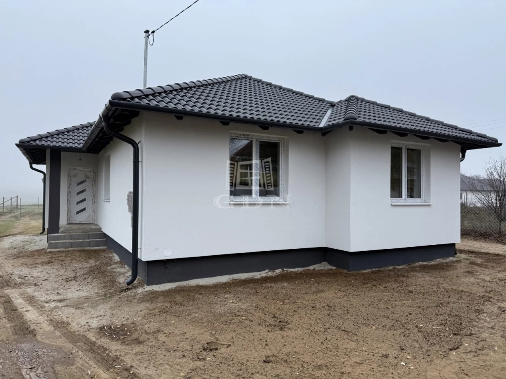 Eladó családi ház, Sülysáp, Rózsa utca