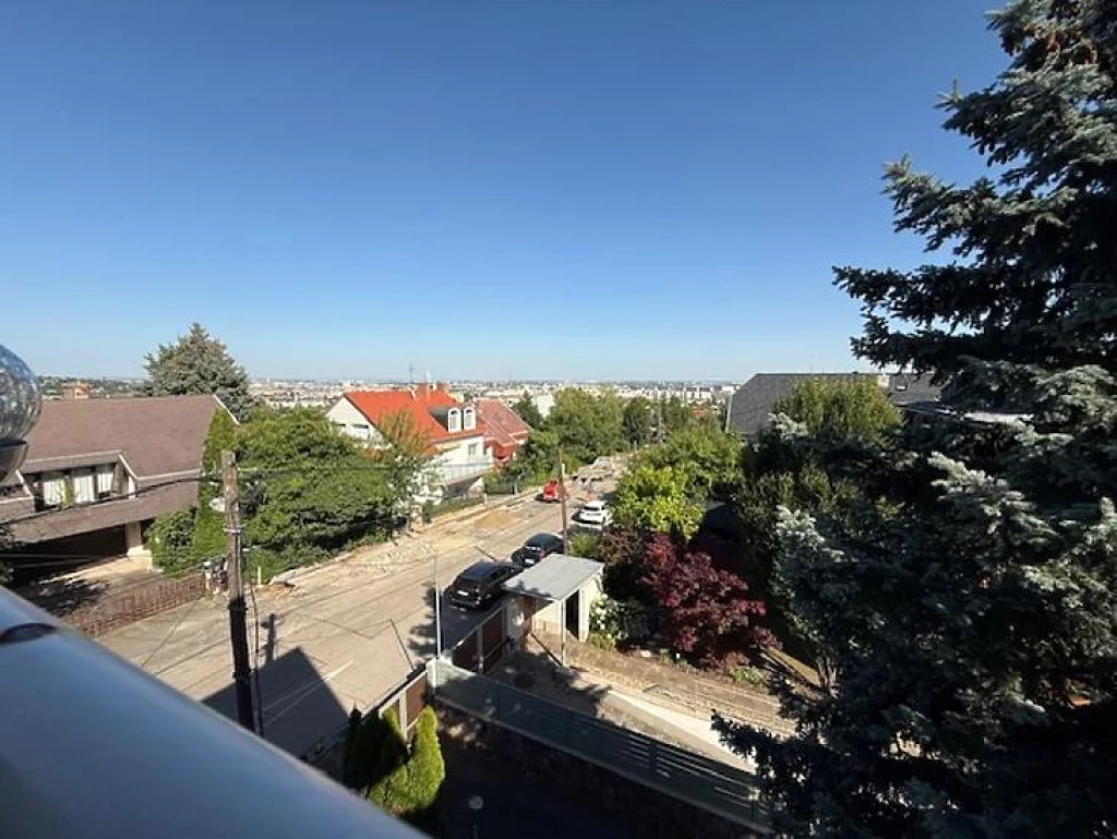 Eladó családi ház, Budapest XI. kerület, Sasad-Sashegy XI. ker.