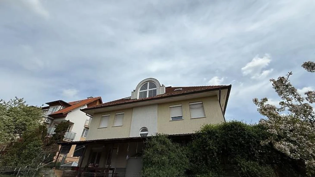 Eladó családi ház, Budapest XI. kerület, Sasad-Sashegy XI. ker.