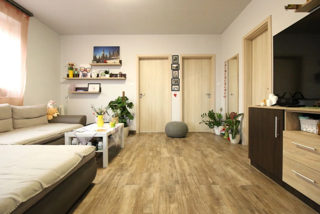 Eladó 65 m2 tégla lakás, Győr