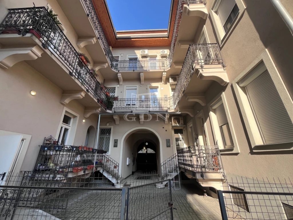 Eladó téglalakás, Budapest IX. kerület, Ferencváros, Viola utca