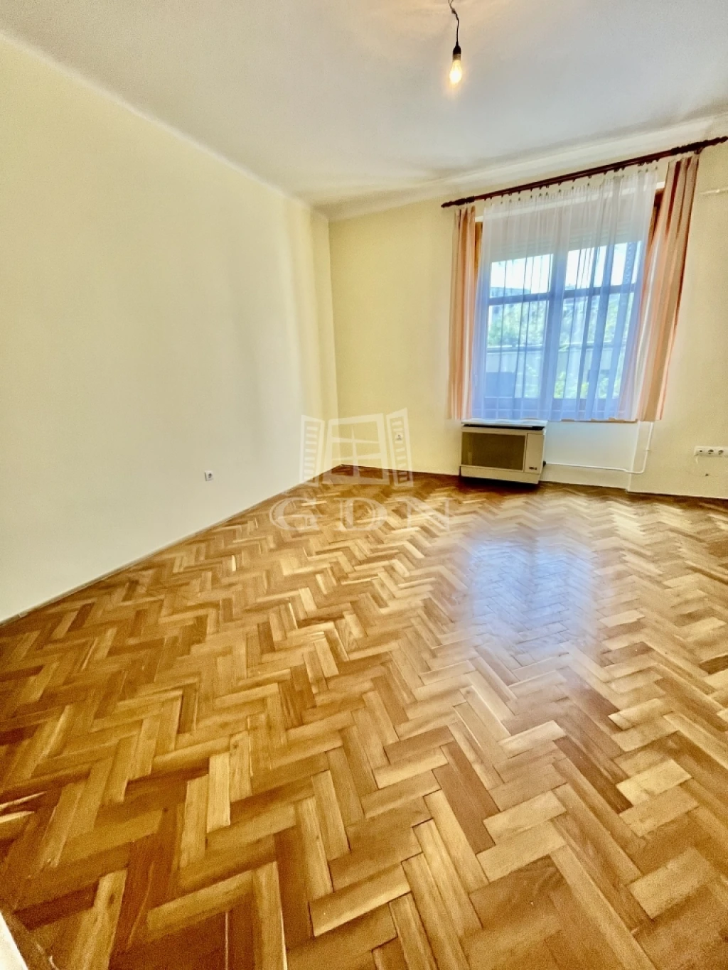 Eladó téglalakás, Budapest XIII. kerület, Szekszárdi utca