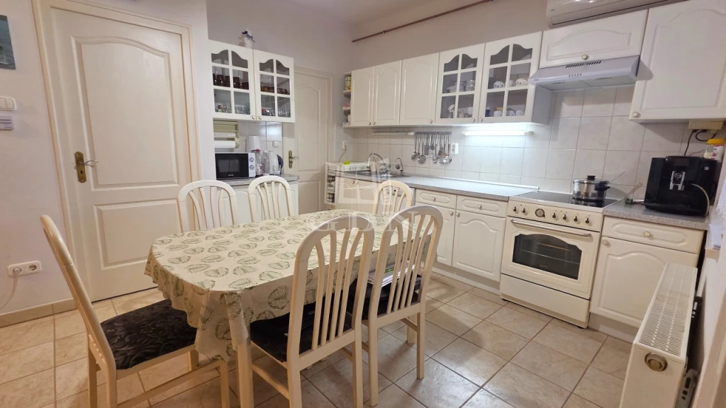 Eladó sorház, Budaörs, József Attila u.