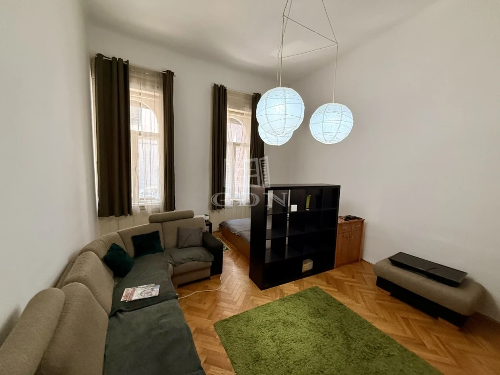 Eladó téglalakás, Budapest VI. kerület, Nagykörúton belüli terület, Csengery utca