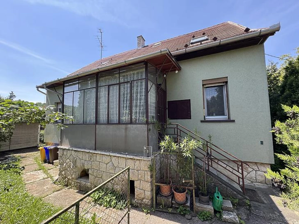 Eladó családi ház, Budakalász