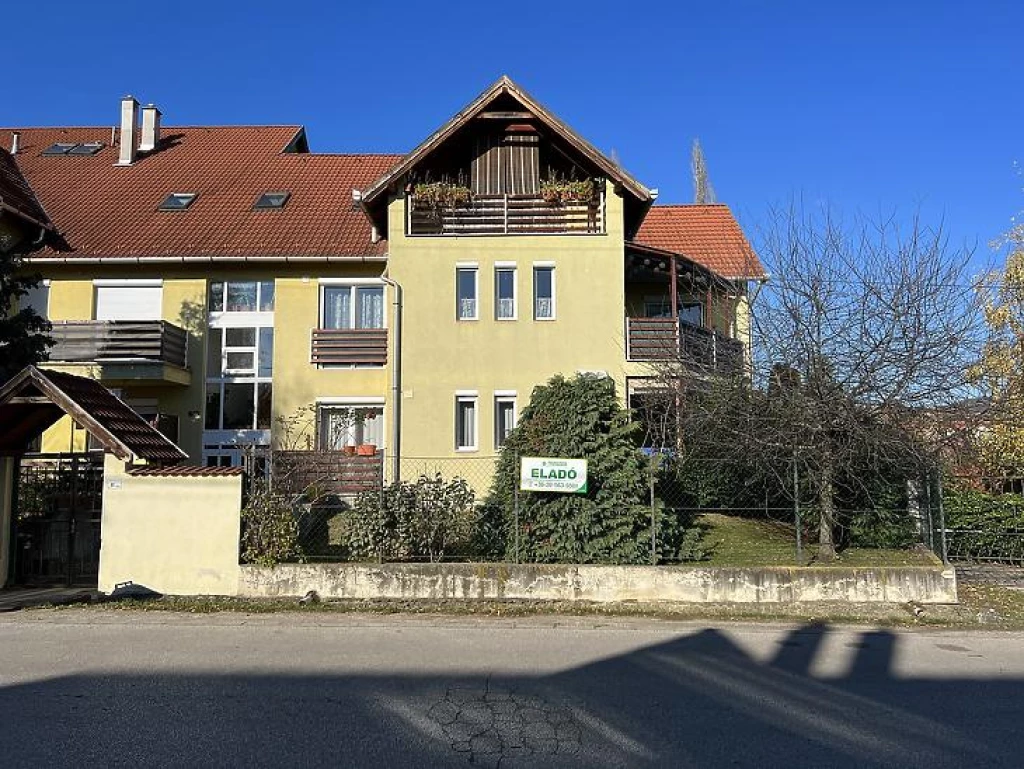 Eladó teremgarázs, Pomáz