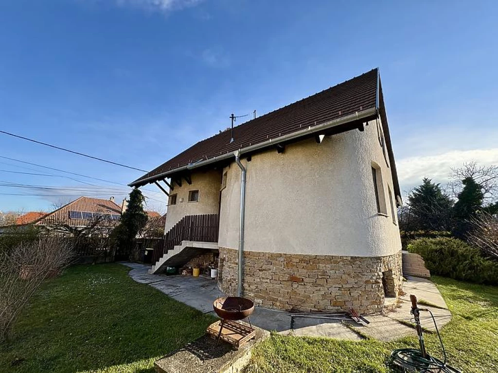 Eladó családi ház, Pomáz