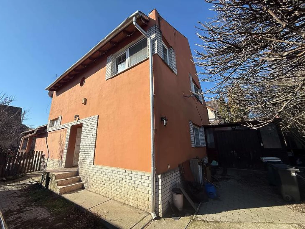 Eladó családi ház, Pomáz