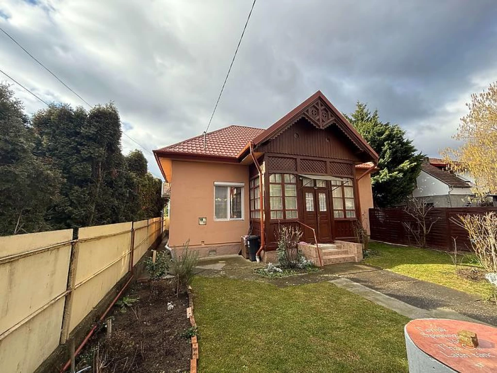 Eladó családi ház, Pomáz