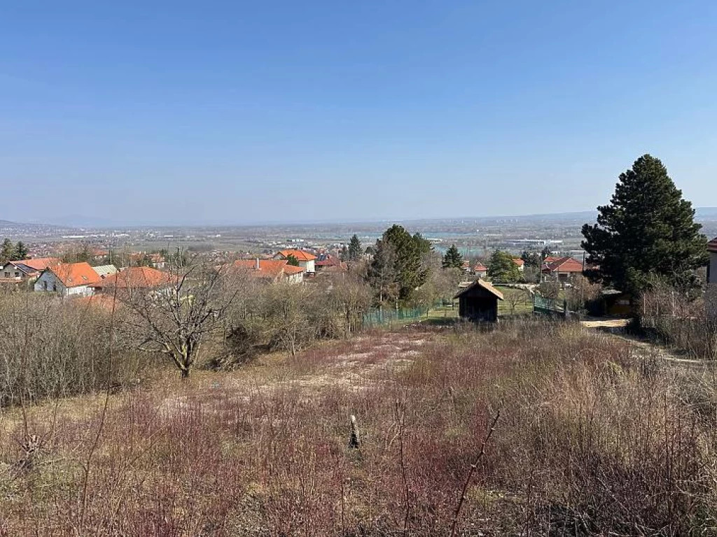 Eladó építési telek, Budakalász