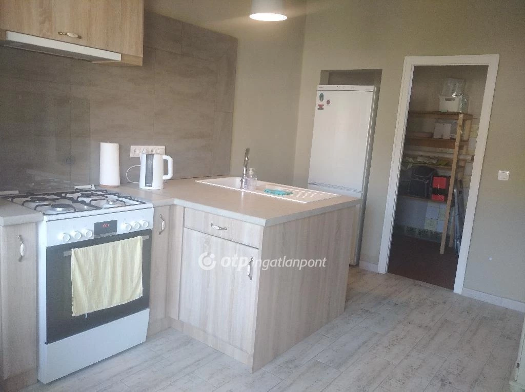 Eladó Ház, Szentistván