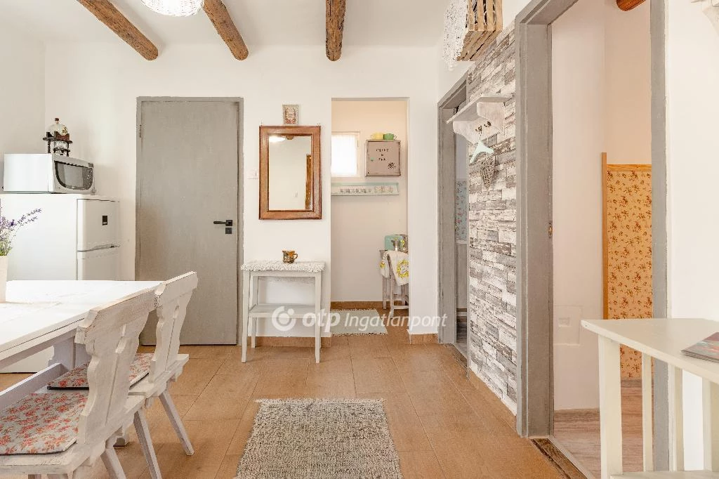 Eladó Apartman, Mezőkövesd