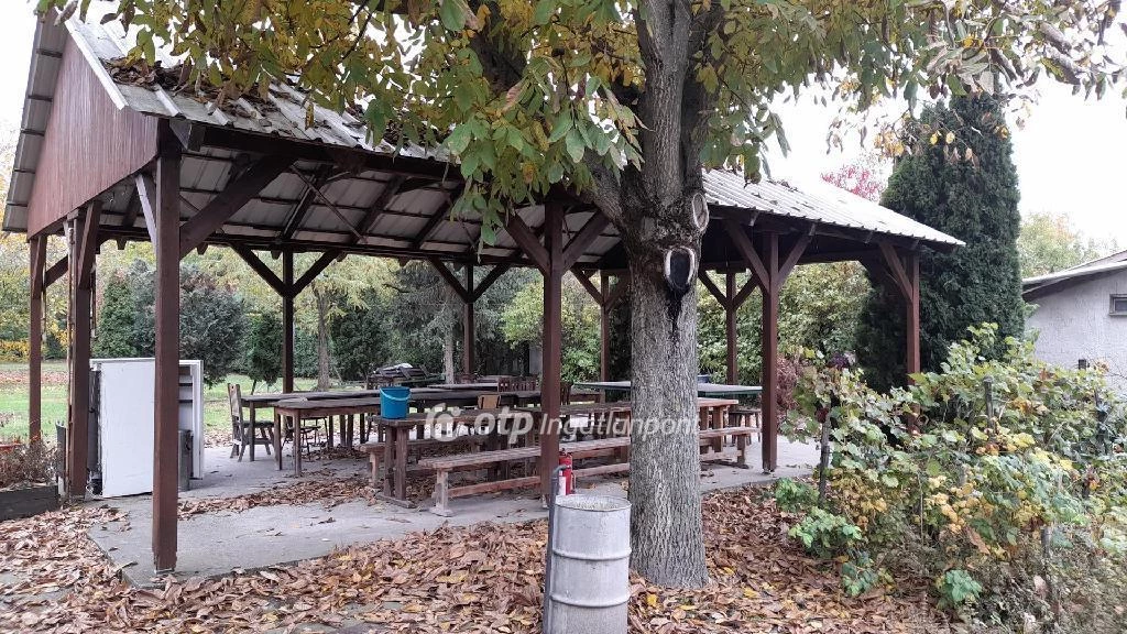 Eladó Hostel, Sarud