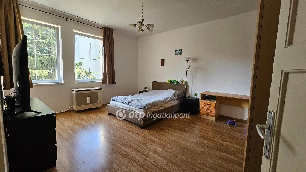 c3-1-name c2-19-name, Eger, Egészségház utca