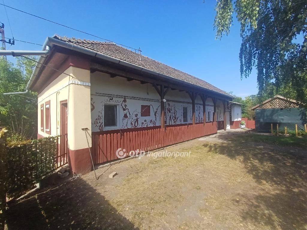 Eladó Ház, Kömlő