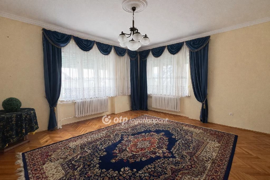 c3-1-name c2-1-name, Eger, Brassói utca