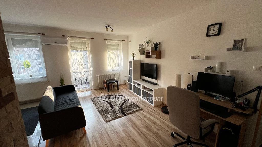 c3-1-name c2-19-name, Eger, Maklári út