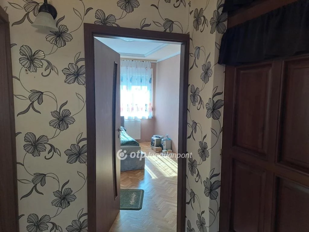 Eladó Lakás, Gyöngyös