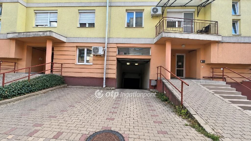 Eladó Teremgarázs, Eger