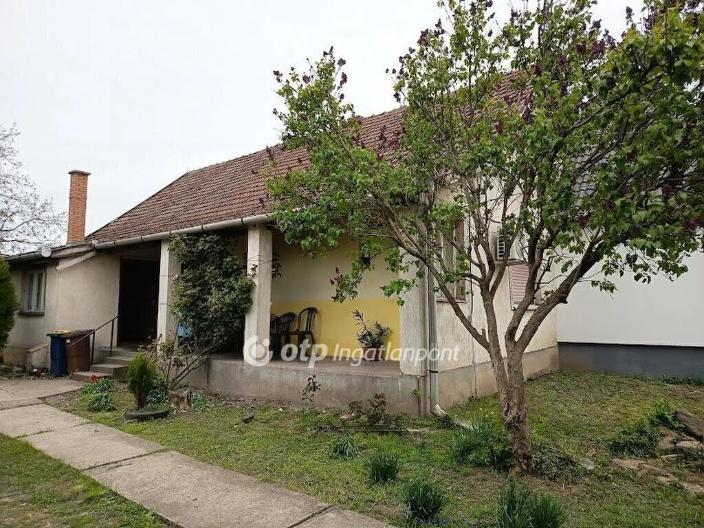 Eladó Ház, Hort