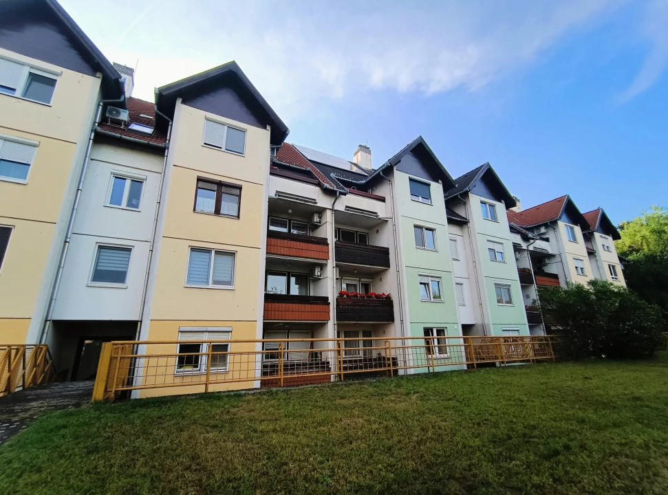 Eladó társasházi lakás, Debrecen
