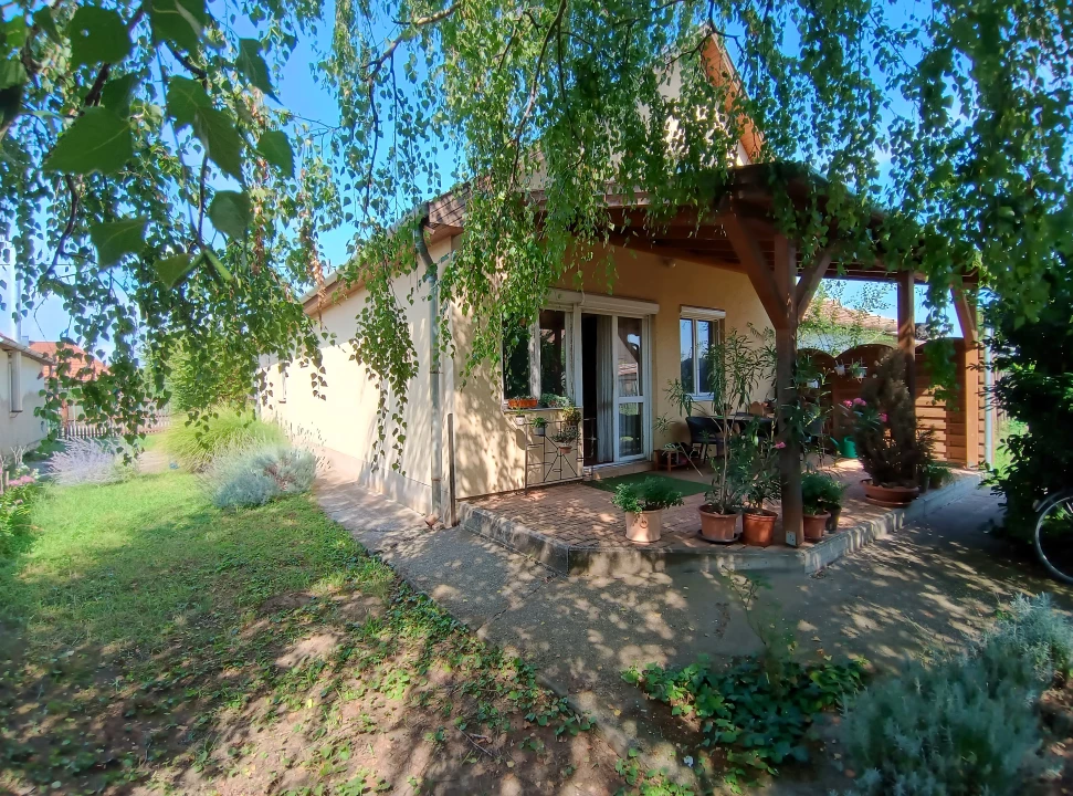 Eladó családi ház, Debrecen