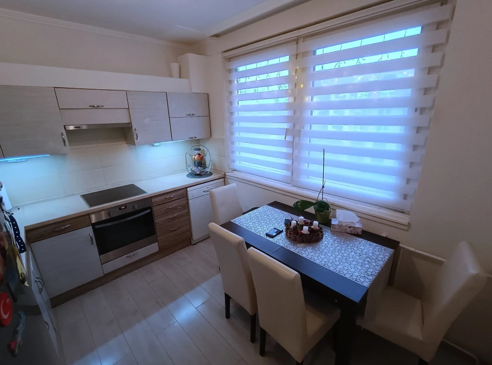 Eladó panellakás, Debrecen