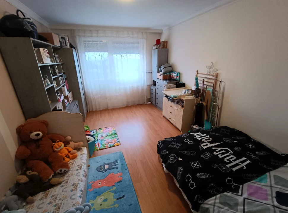 Eladó panellakás, Debrecen