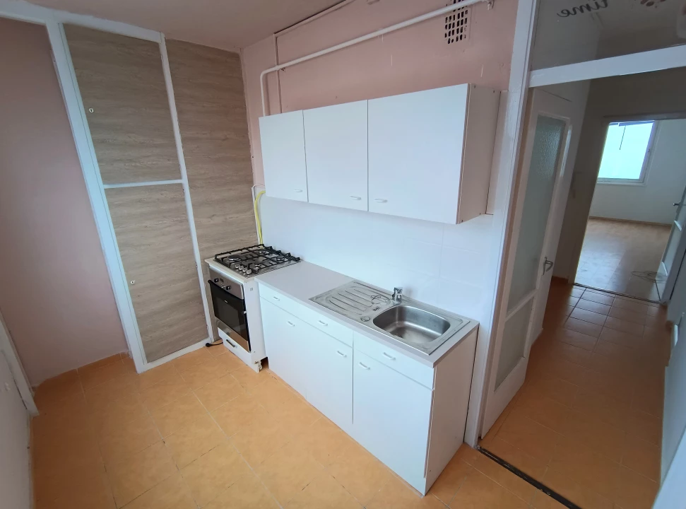 Eladó panellakás, Debrecen