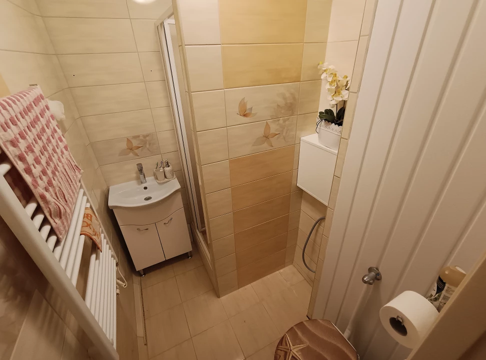 Eladó panellakás, Debrecen