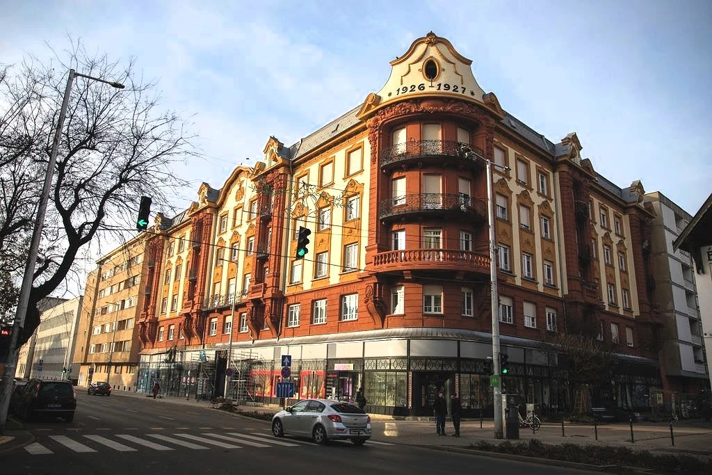 Eladó téglalakás, Debrecen