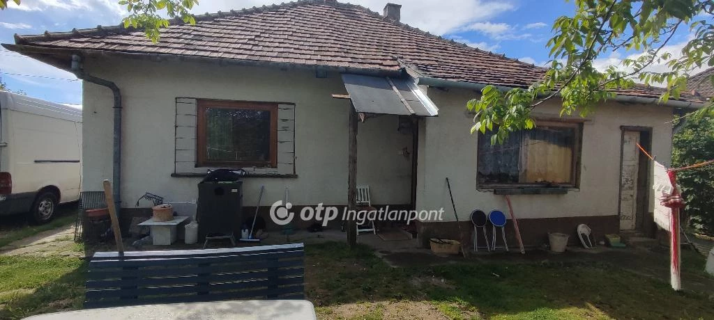 Eladó családi ház, Ajka, Csendes