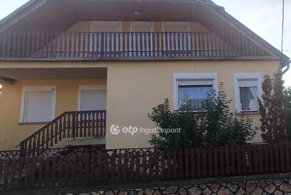 Eladó családi ház, Pápa, csendes