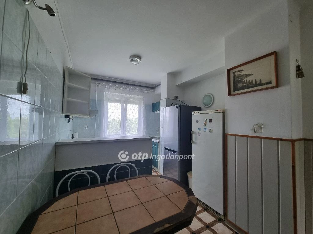 Eladó téglalakás, Ajka, Csendes