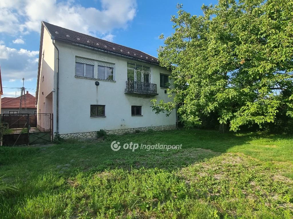 Eladó családi ház, Pápa, Külváros