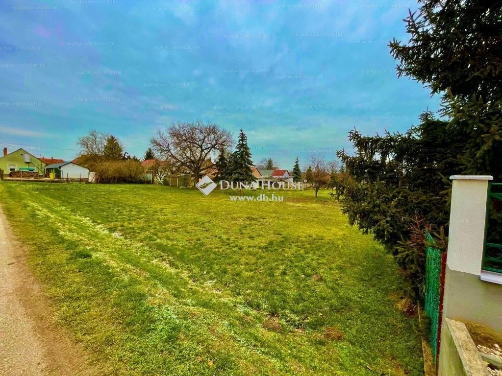 For sale building plot, Kőröshegy, Borkút utca