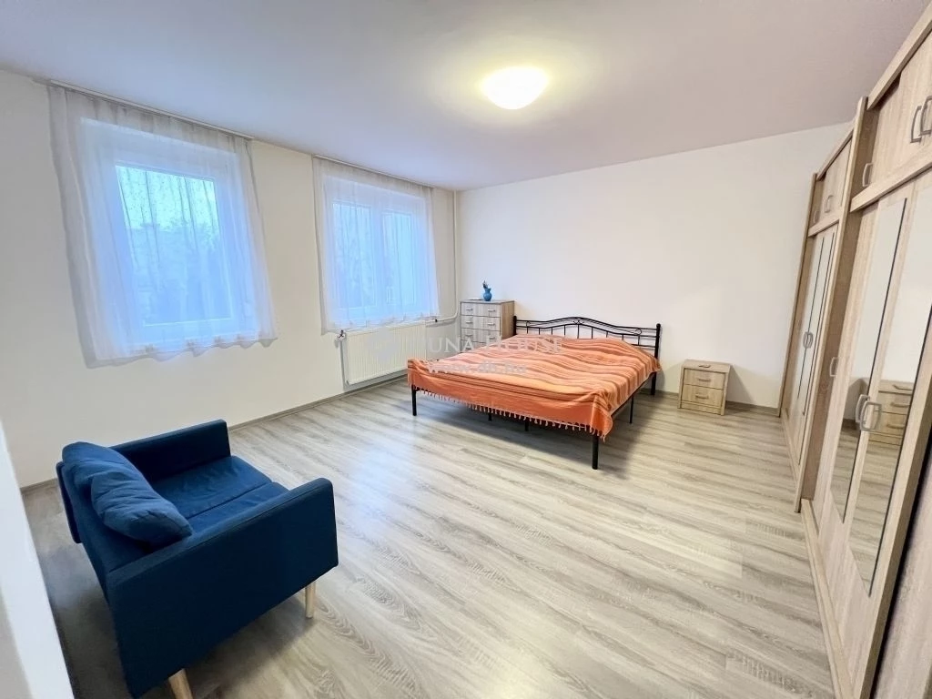 For sale panel flat, Veszprém