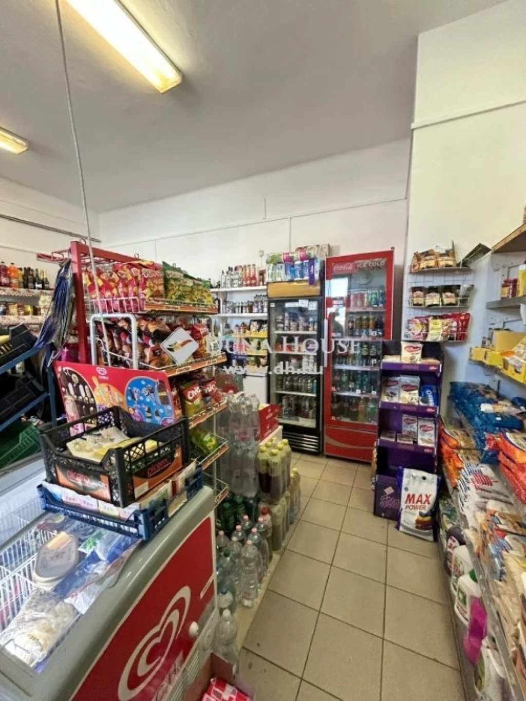 Eladó Üzlethelyiség, Mosonmagyaróvár