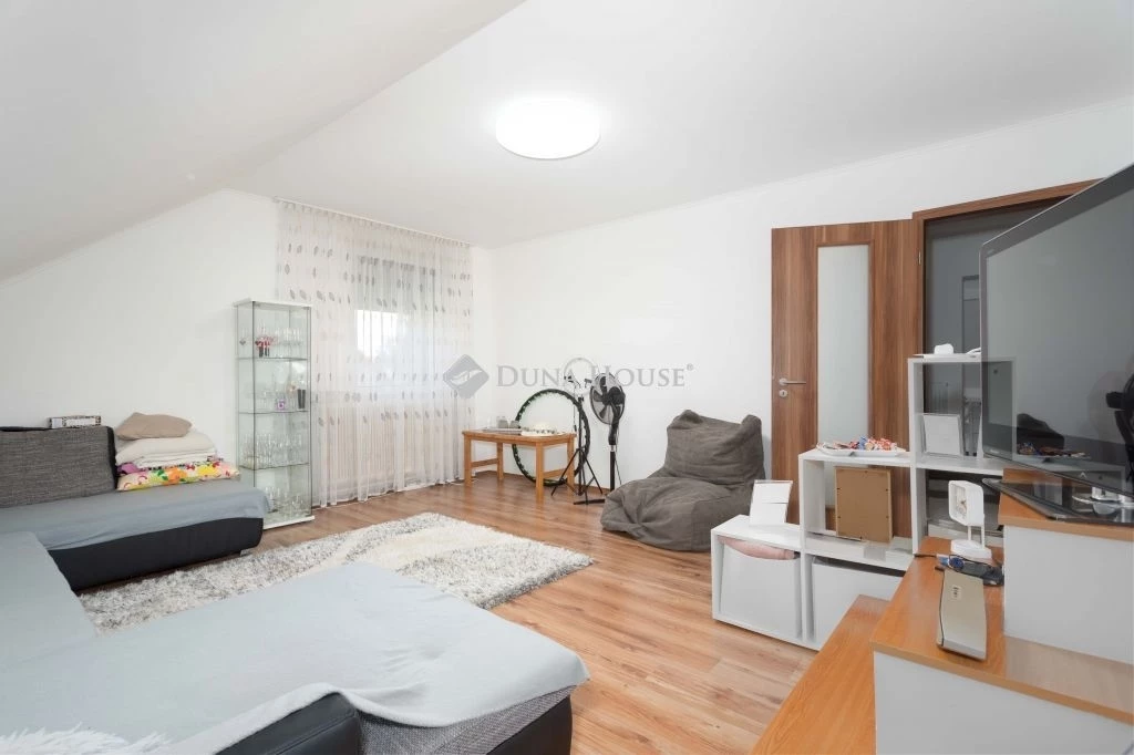 Eladó ház, Jánossomorja