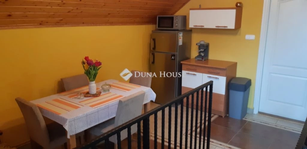 Eladó ház, Siófok