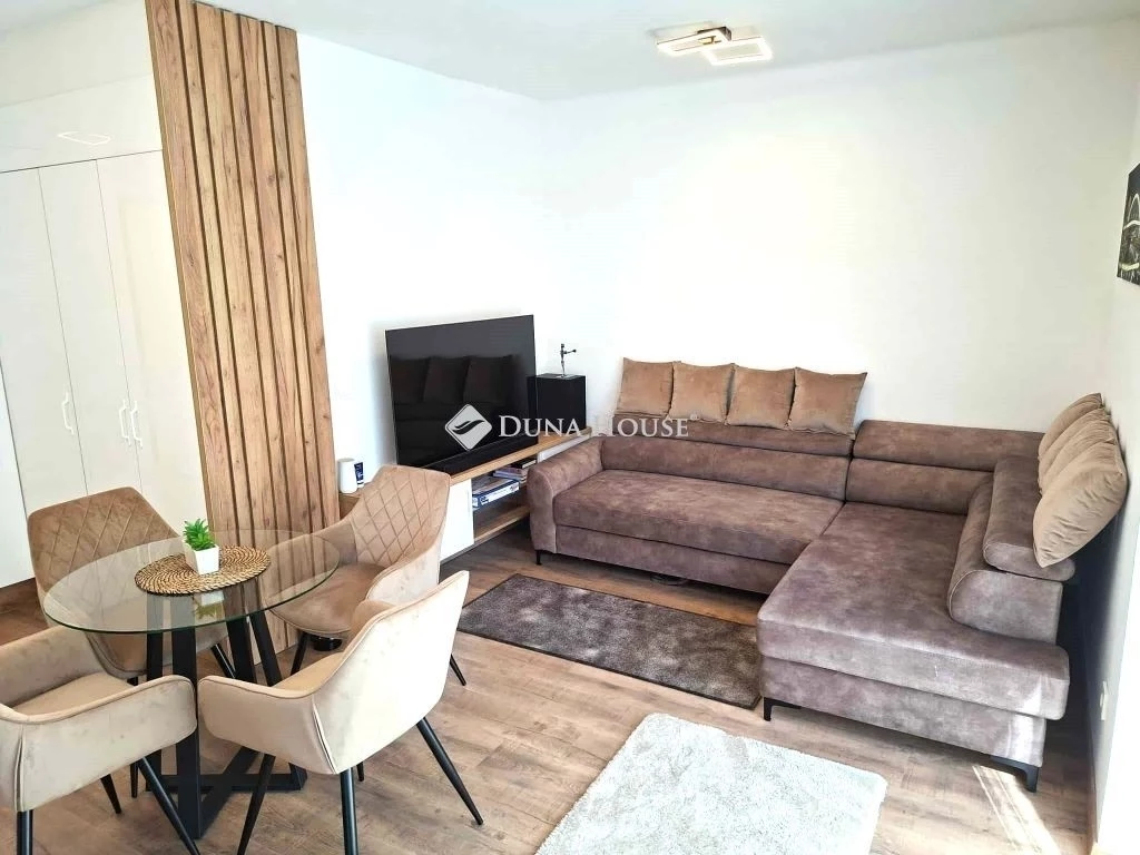 For sale brick flat, Győr