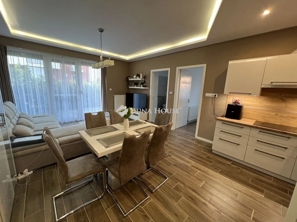 For sale brick flat, Győr