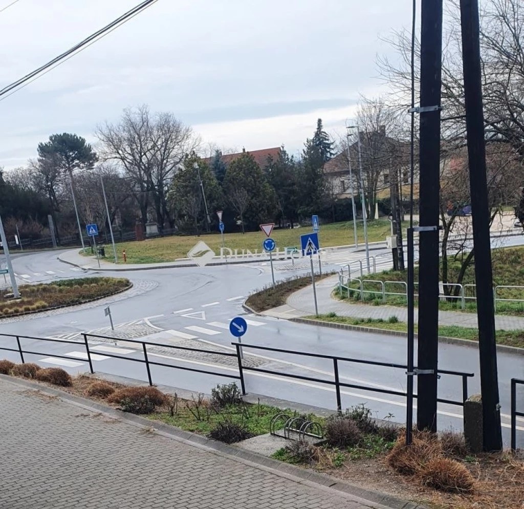 Eladó ház, Balatonkenese